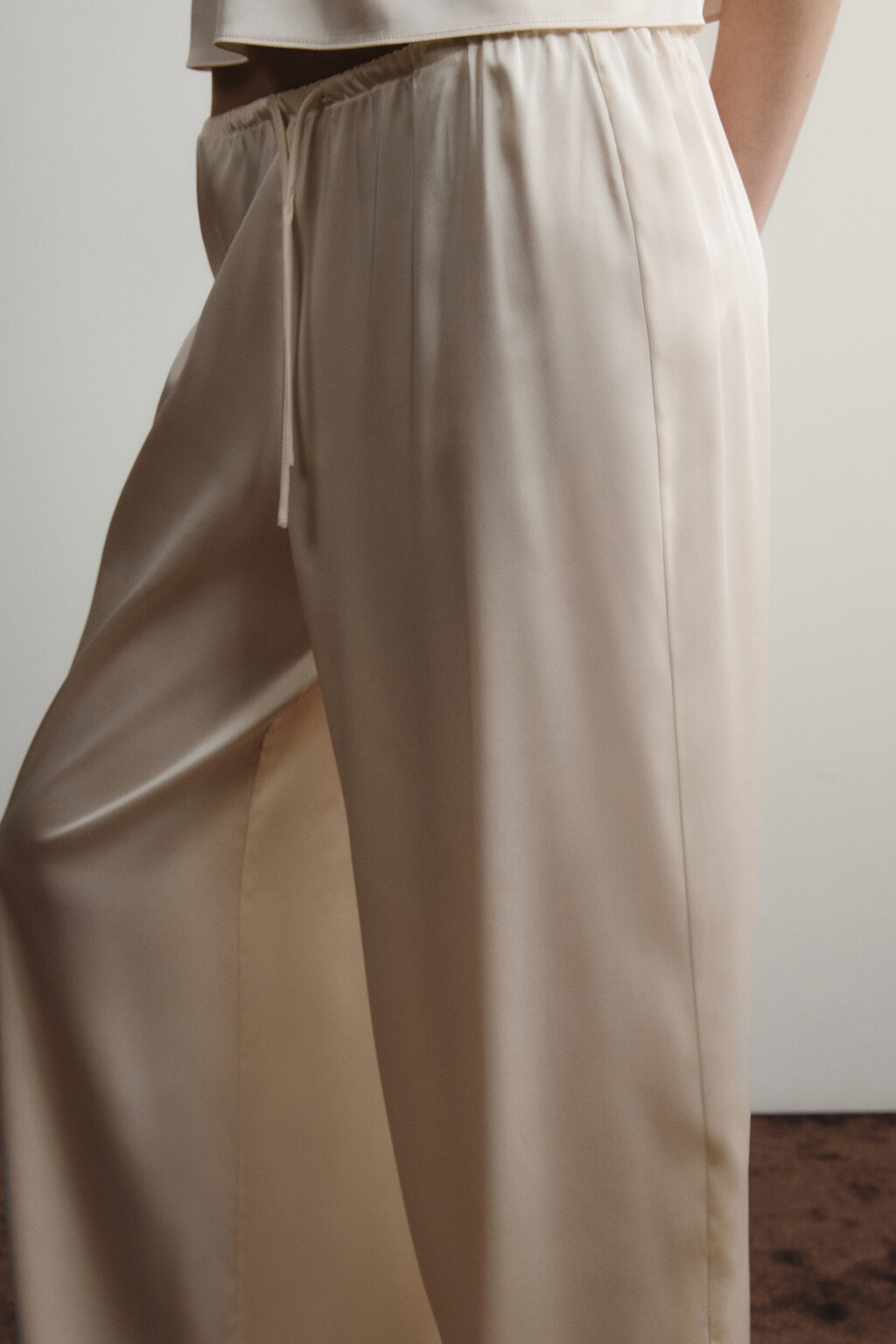 Брюки домашние атласные на завязках - цвет ванильный - 6