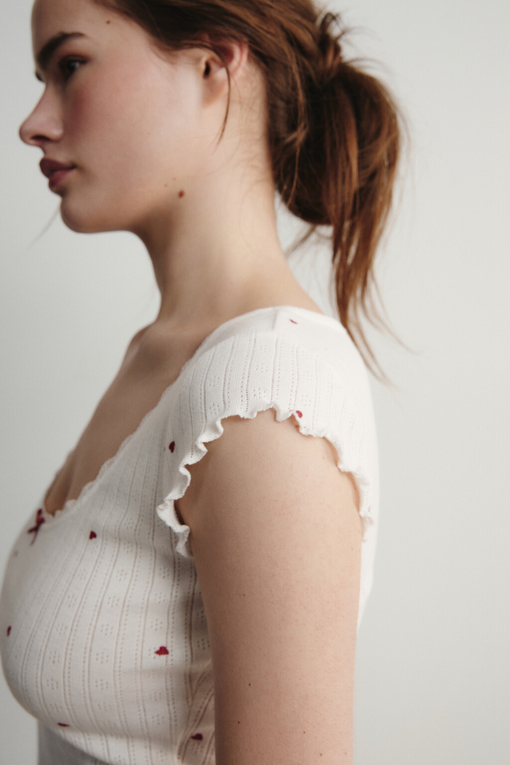 Футболка домашняя приталенная хлопковая ажурная - цвет красный - 6