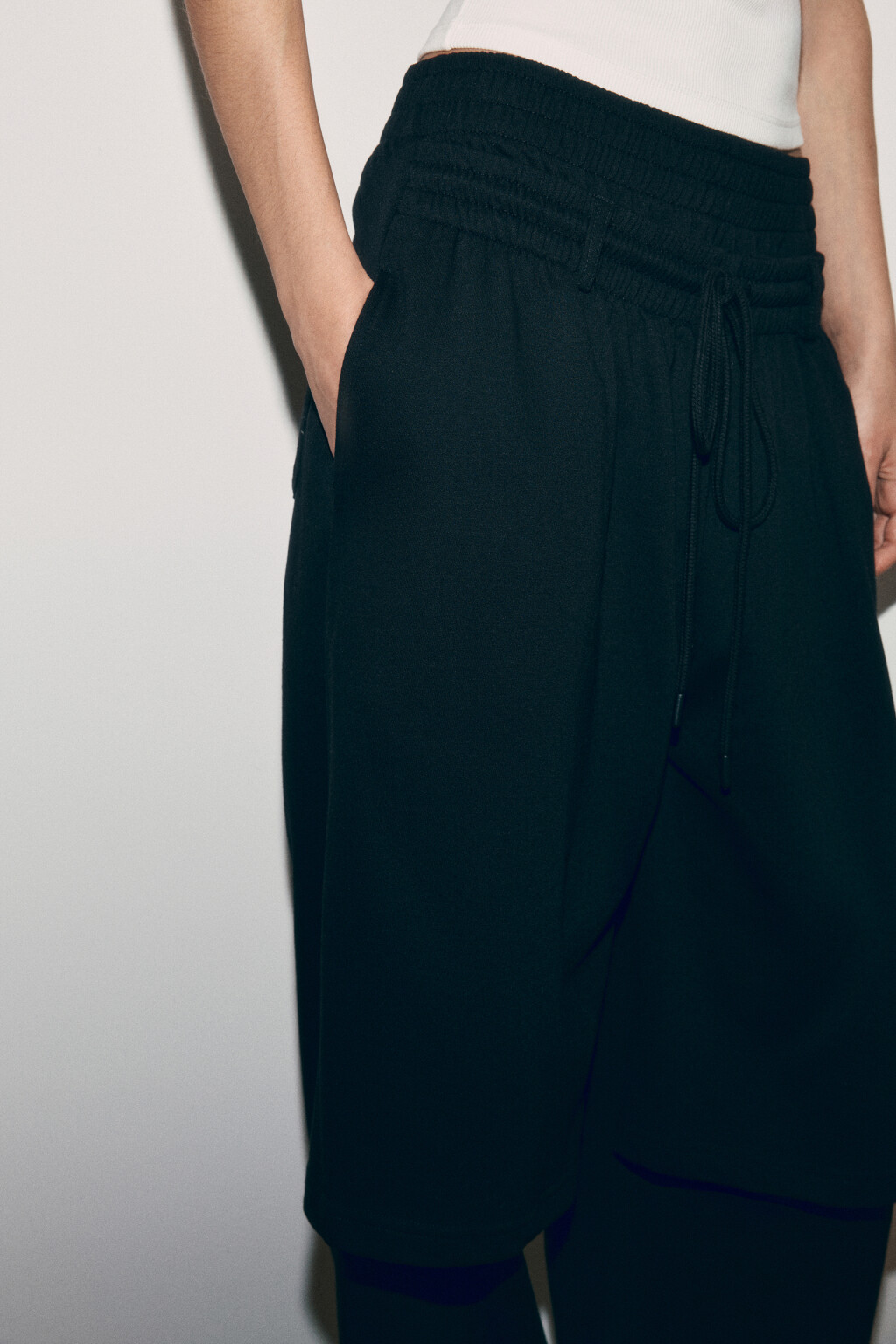 Брюки хлопковые на завязках с имитацией шорт - цвет черный - 6