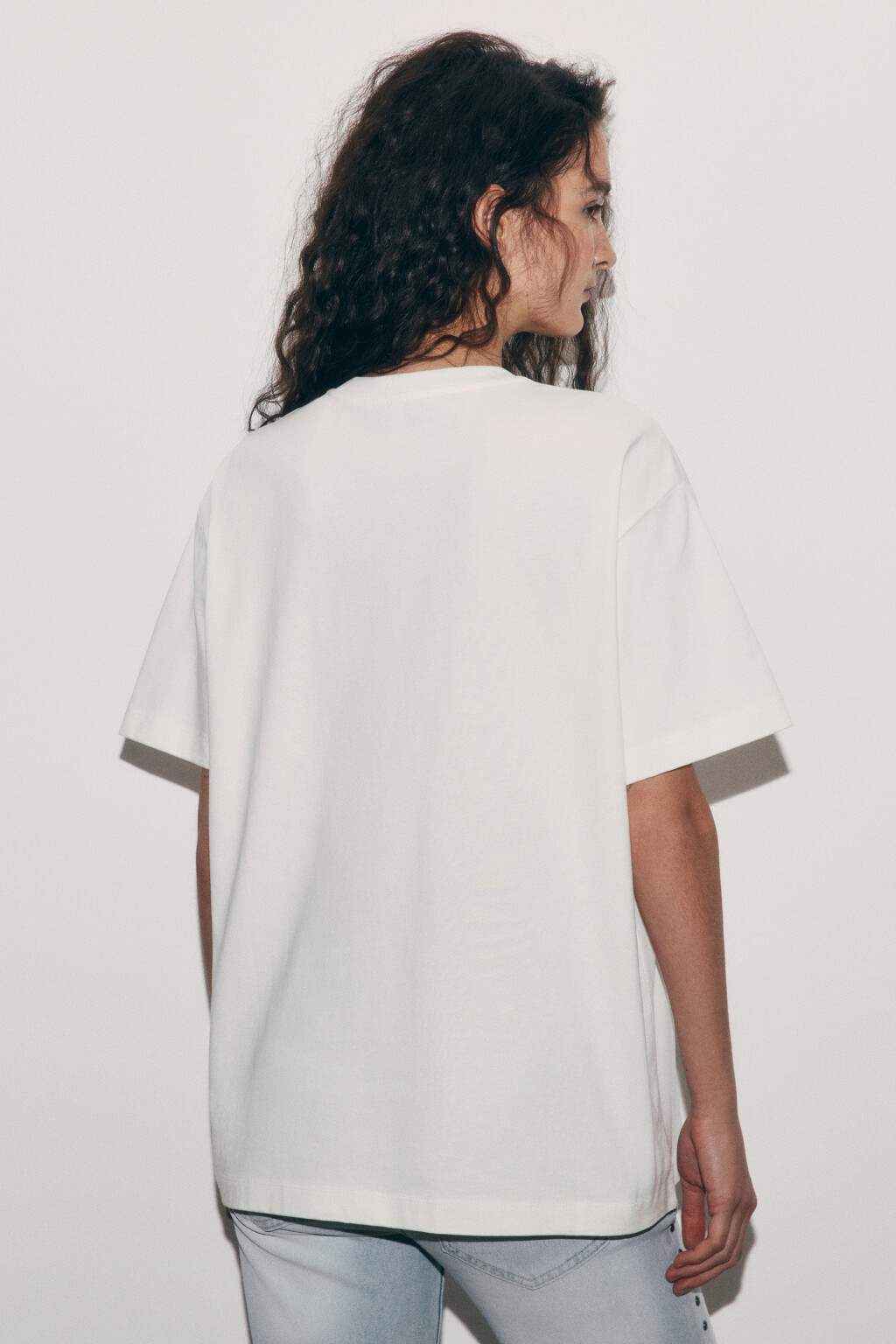 Футболка хлопковая оверсайз с принтом - цвет белый - 4