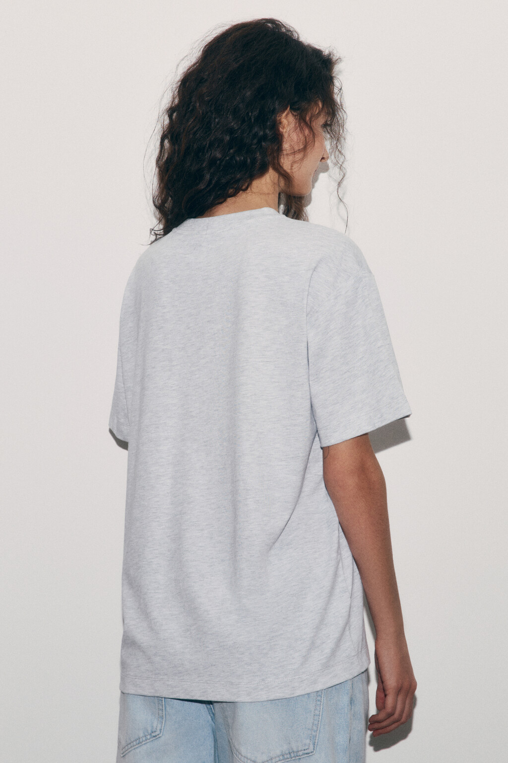 Футболка хлопковая oversize с принтом - цвет серый - 4