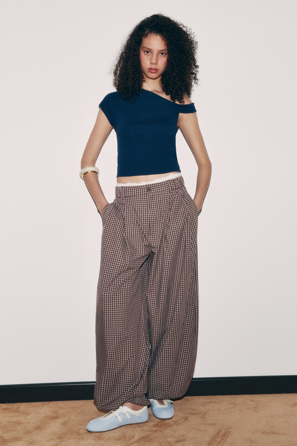 футболка-топ на одно плечо - цвет синий - 5