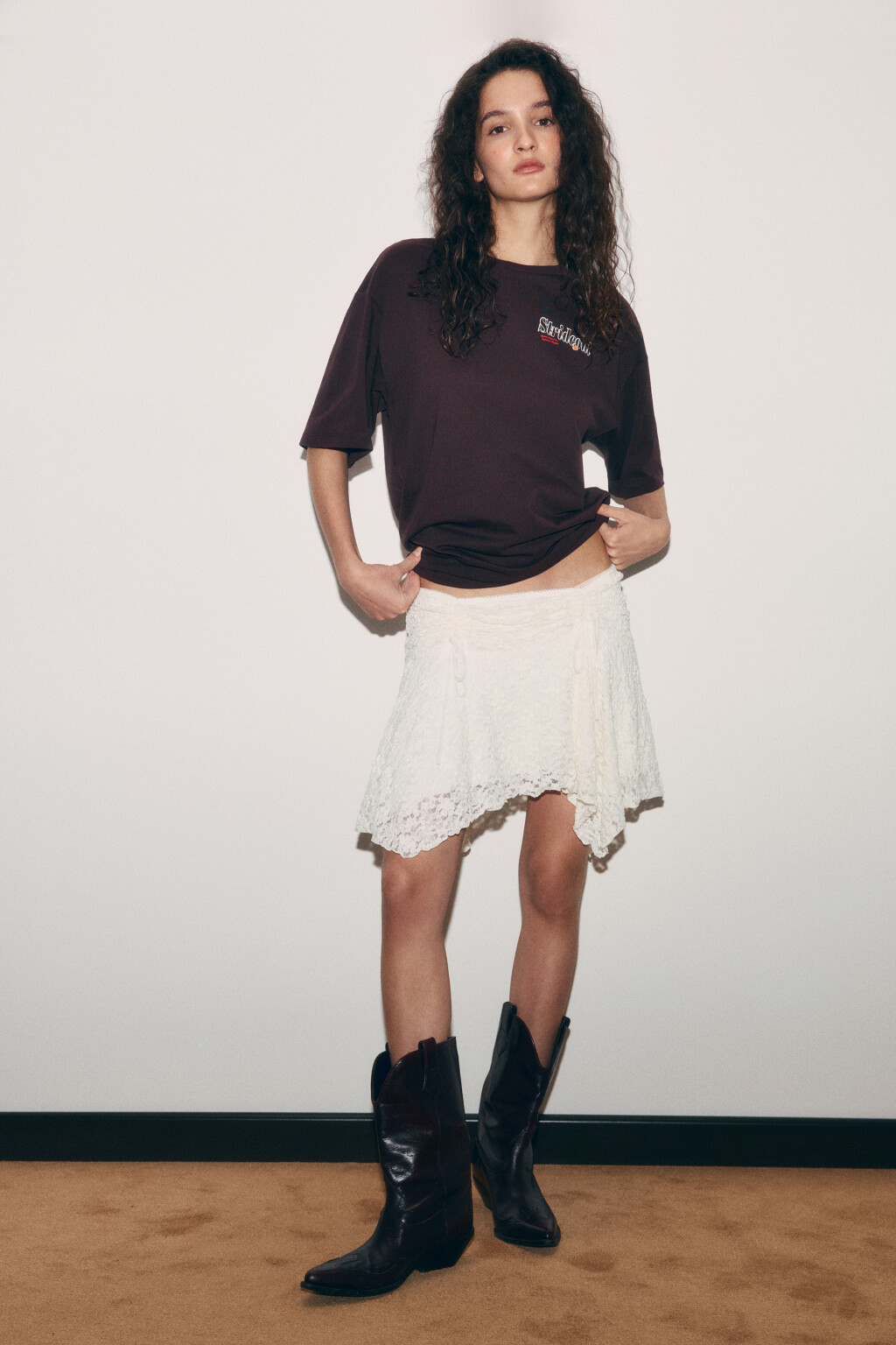 Футболка хлопковая оверсайз с принтом - цвет коричневый - 6