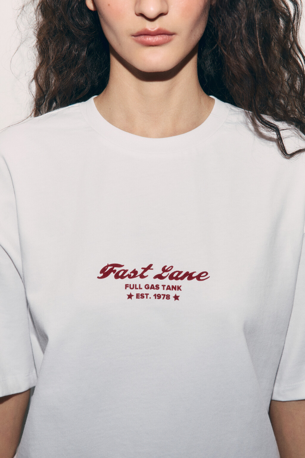 Футболка хлопковая оверсайз с принтом - цвет белый - 5