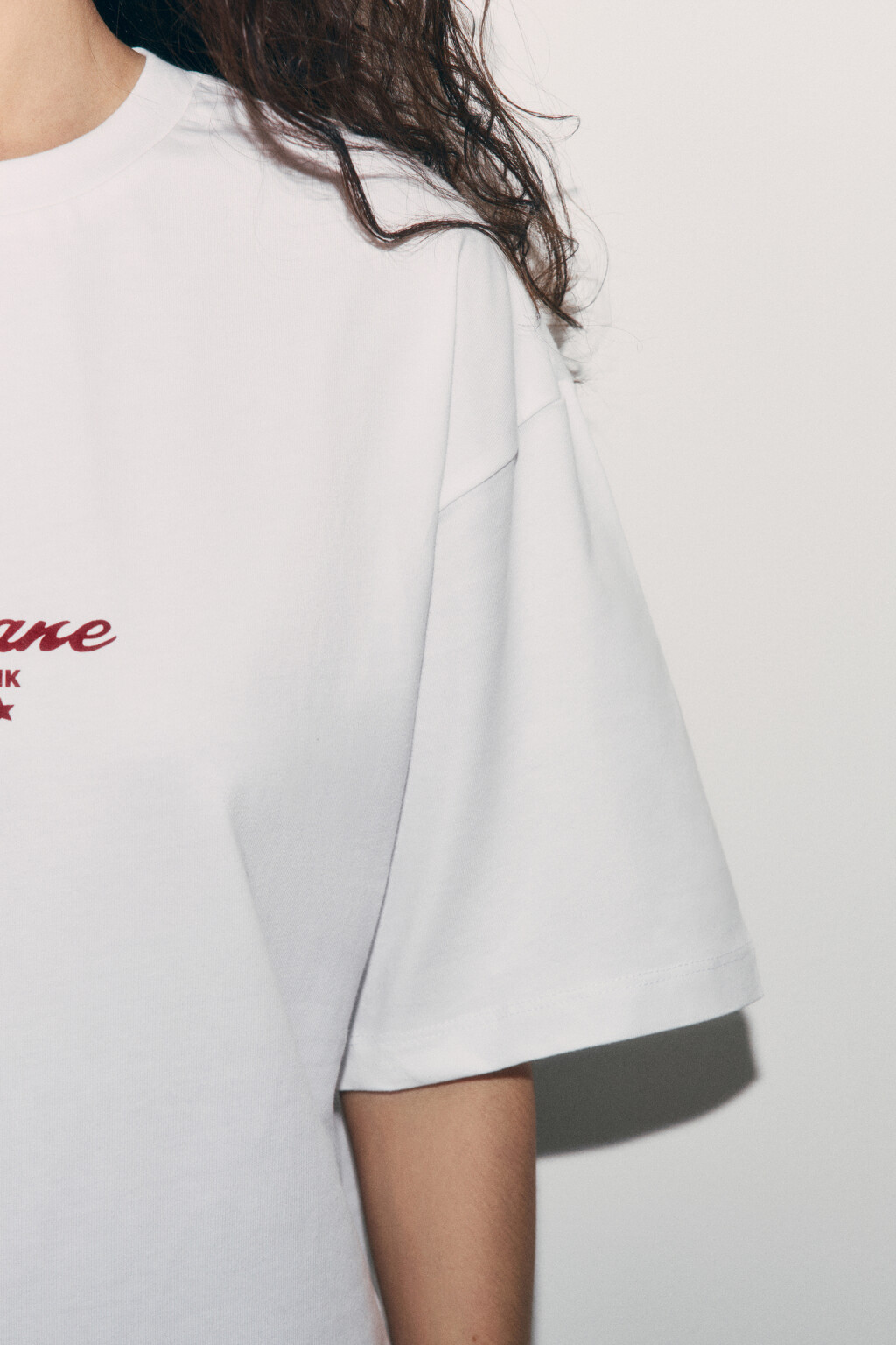 Футболка хлопковая оверсайз с принтом - цвет белый - 6