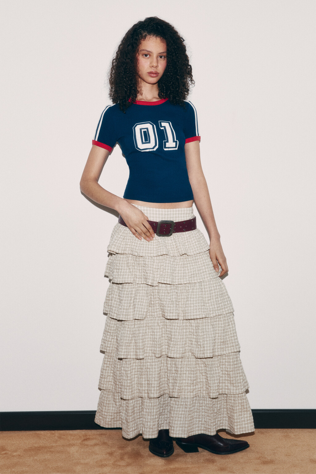 Футболка укороченная с принтом и лампасами - цвет синий - 4