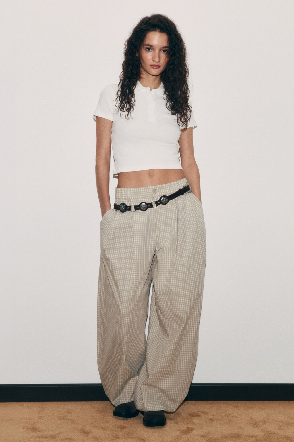 Футболка-поло хлопковая укороченная в рубчик - цвет белый - 5