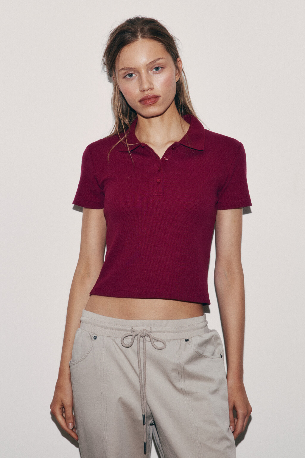 Футболка-поло хлопковая укороченная в рубчик - цвет красный - 2