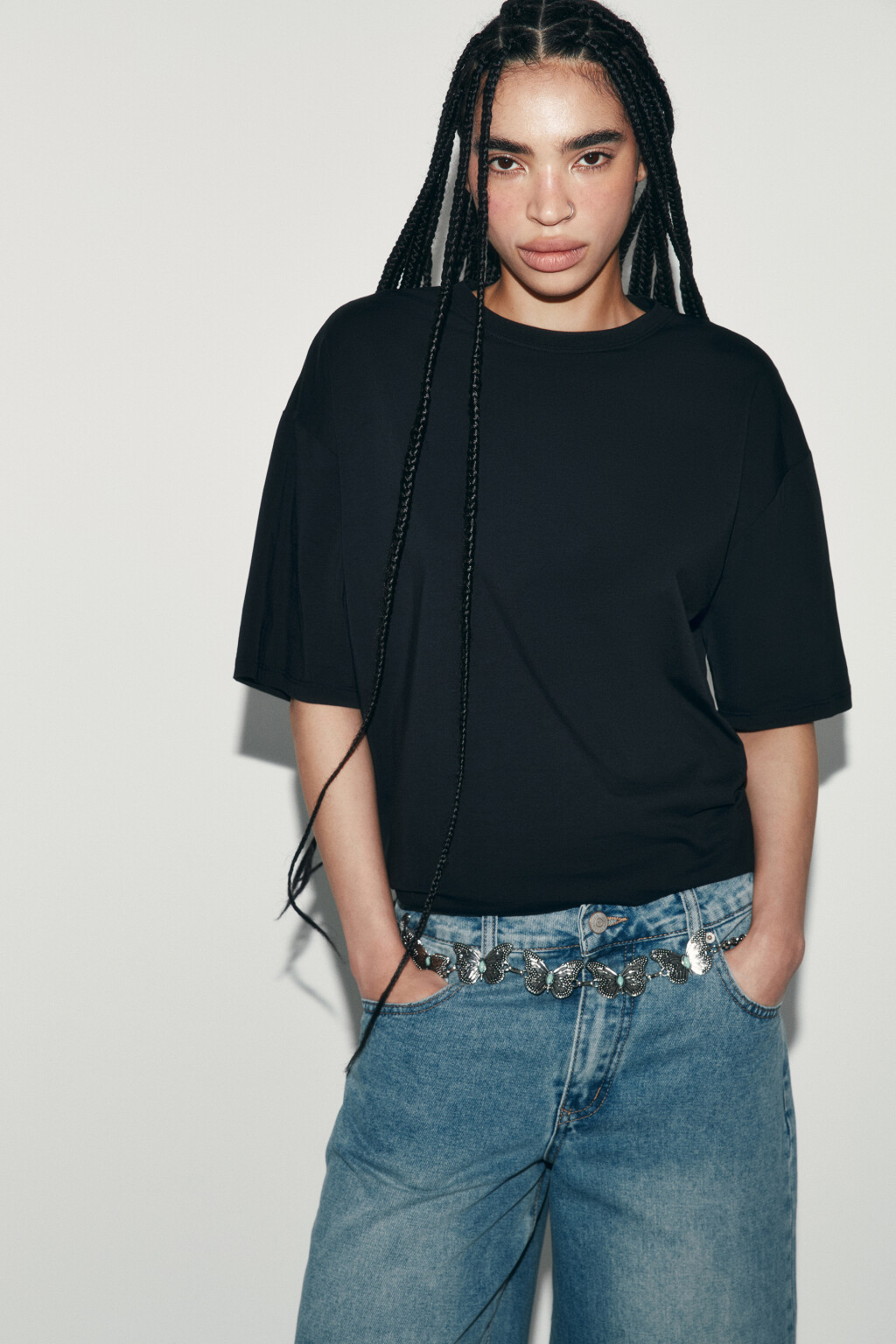 Футболка хлопковая оверсайз с крыльями бабочки - цвет черный - 2