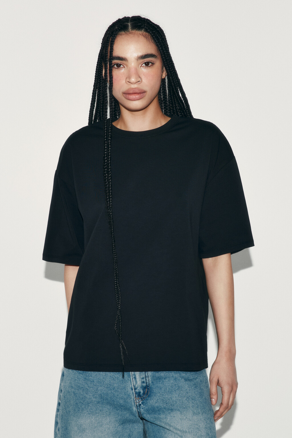 Футболка хлопковая оверсайз с крыльями бабочки - цвет черный - 3