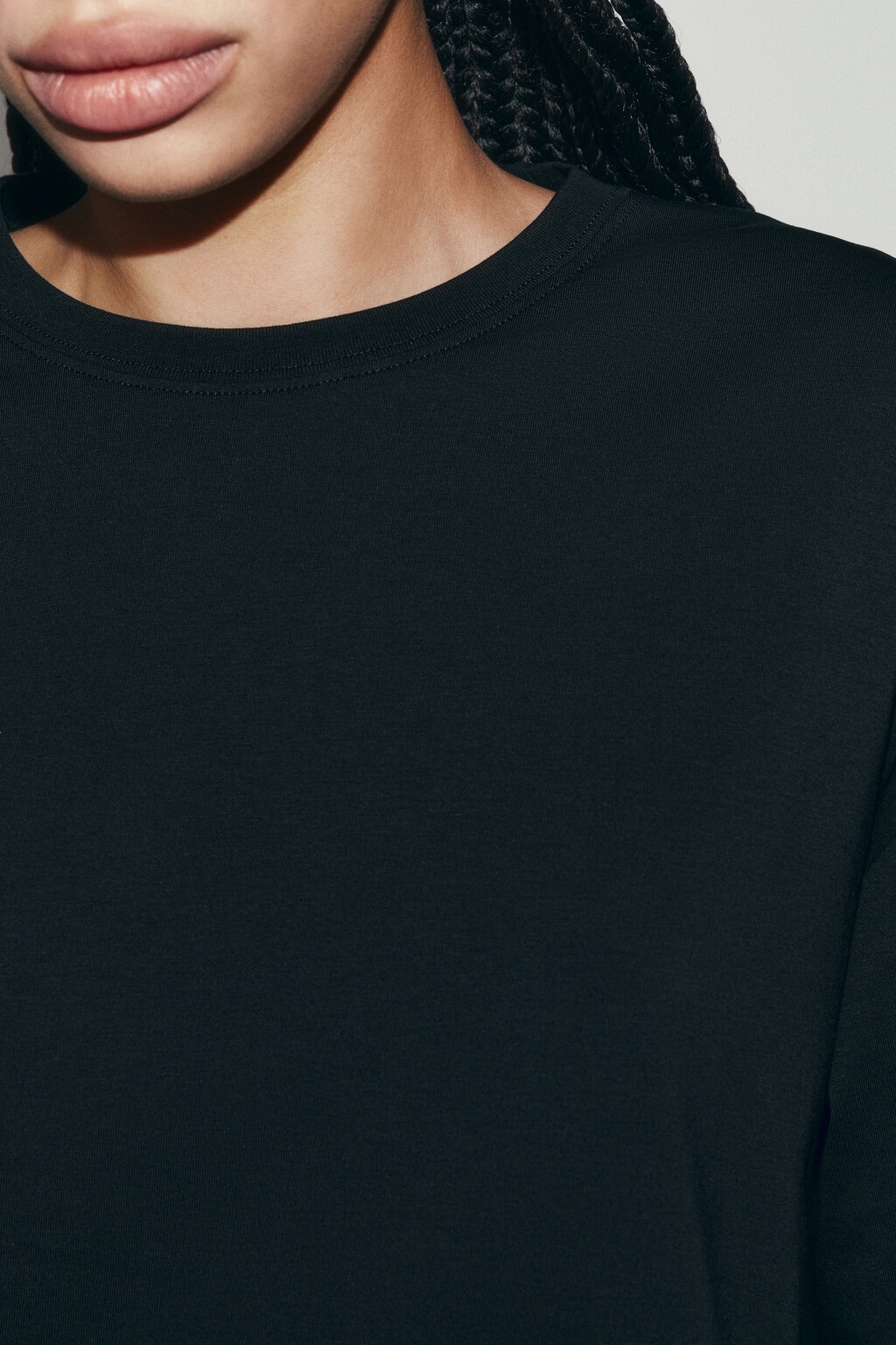 Футболка хлопковая оверсайз с крыльями бабочки - цвет черный - 6