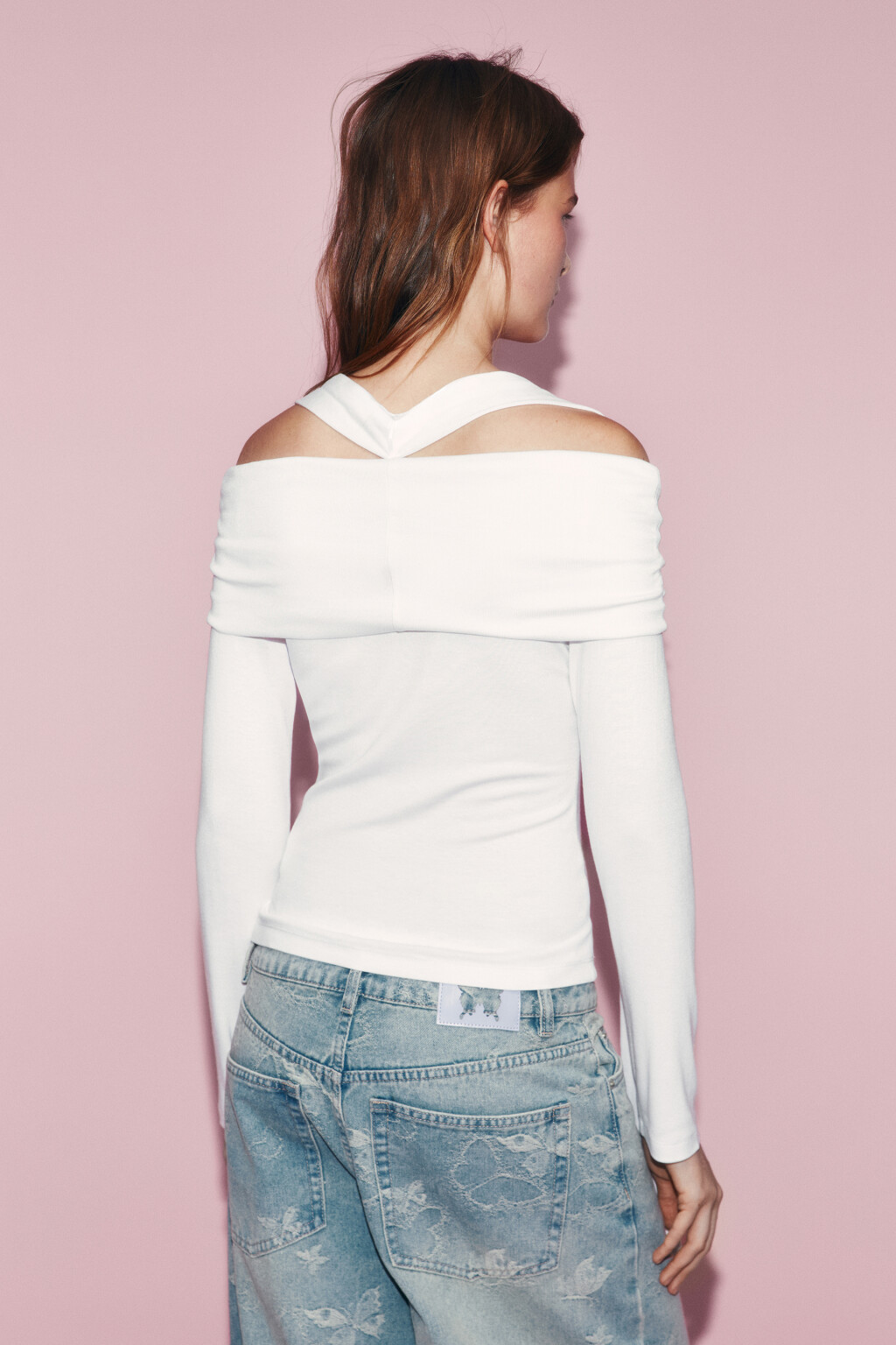 Лонгслив полуприлегающий off-shoulders с шарфом - цвет молочный - 4