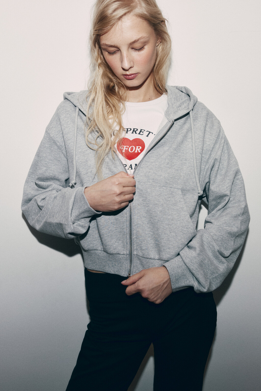 худи-зипка укороченная с капюшоном - цвет серый - 1