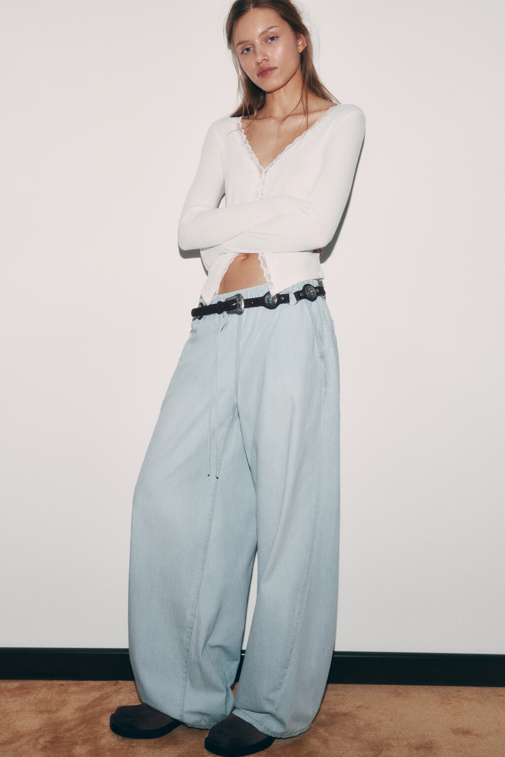 Джинсы barrel fit со средней посадкой на резинке - цвет голубой - 1