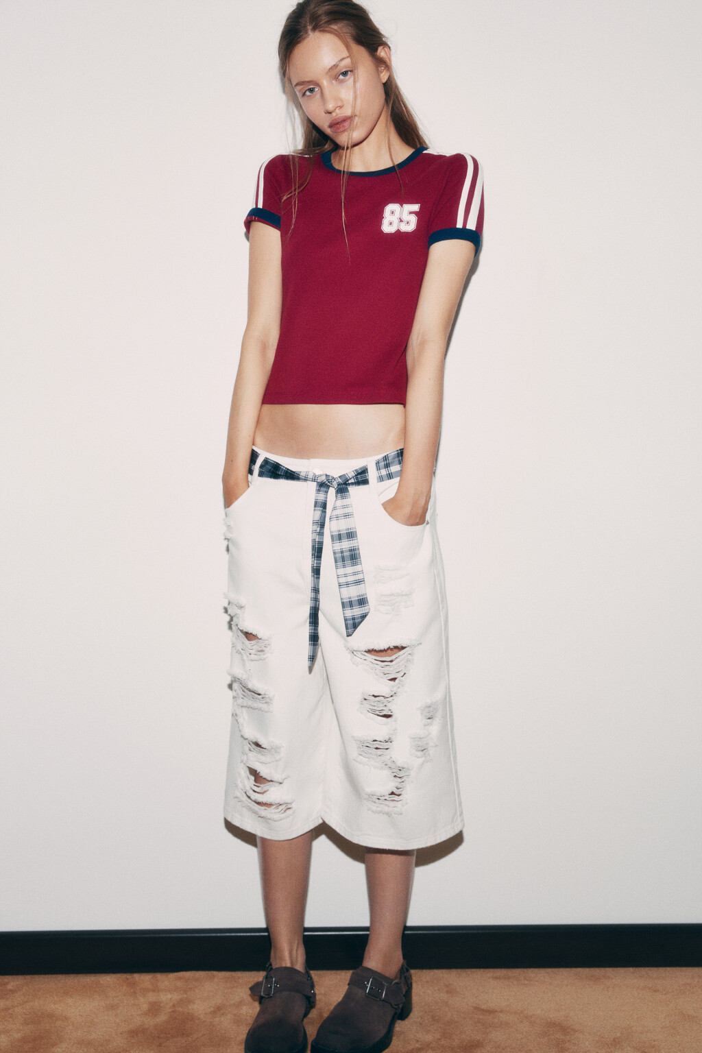 джортсы рваные со средней посадкой и поясом - цвет белый - 1