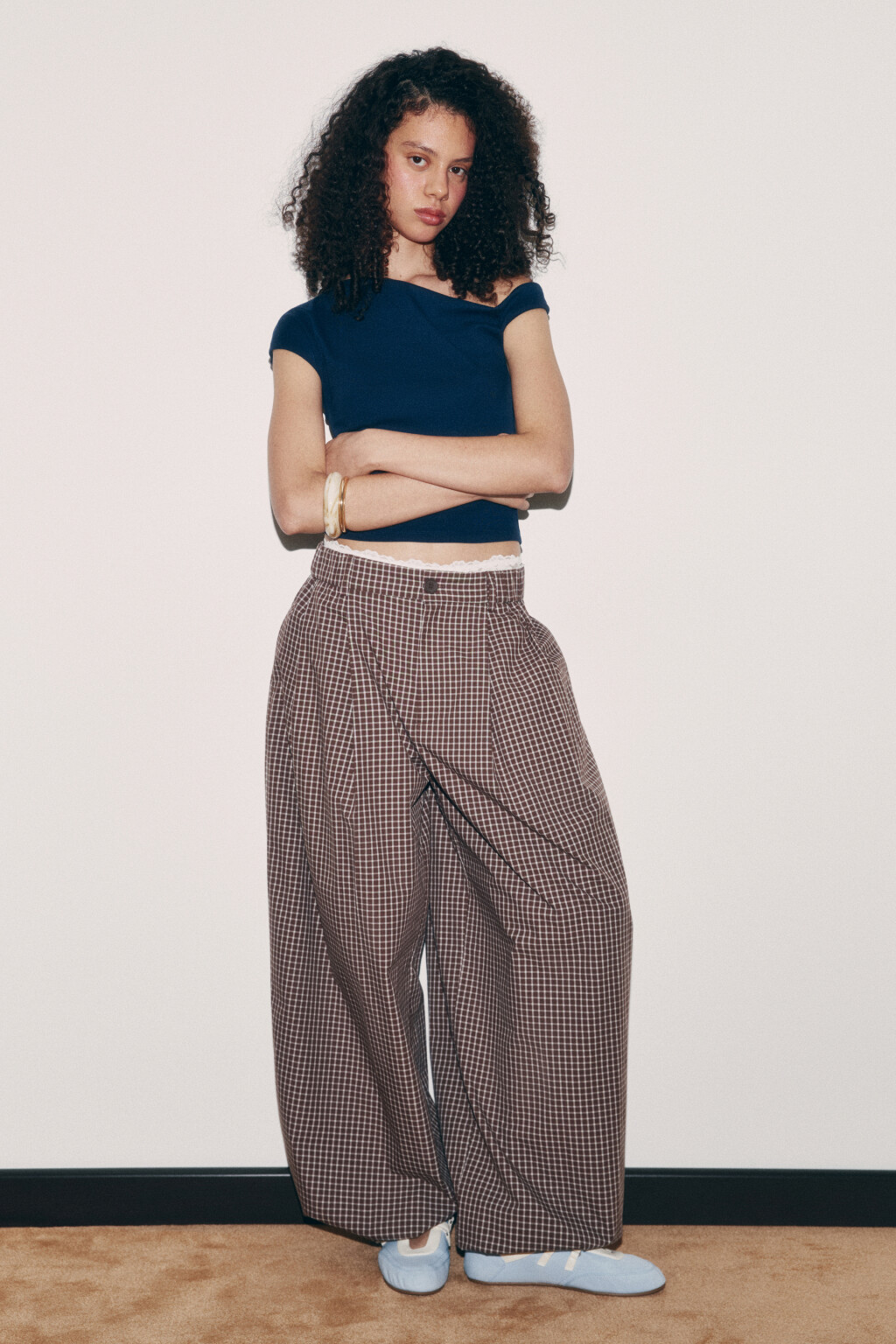 Брюки-баррель со средней посадкой в клетку - цвет коричневый - 5