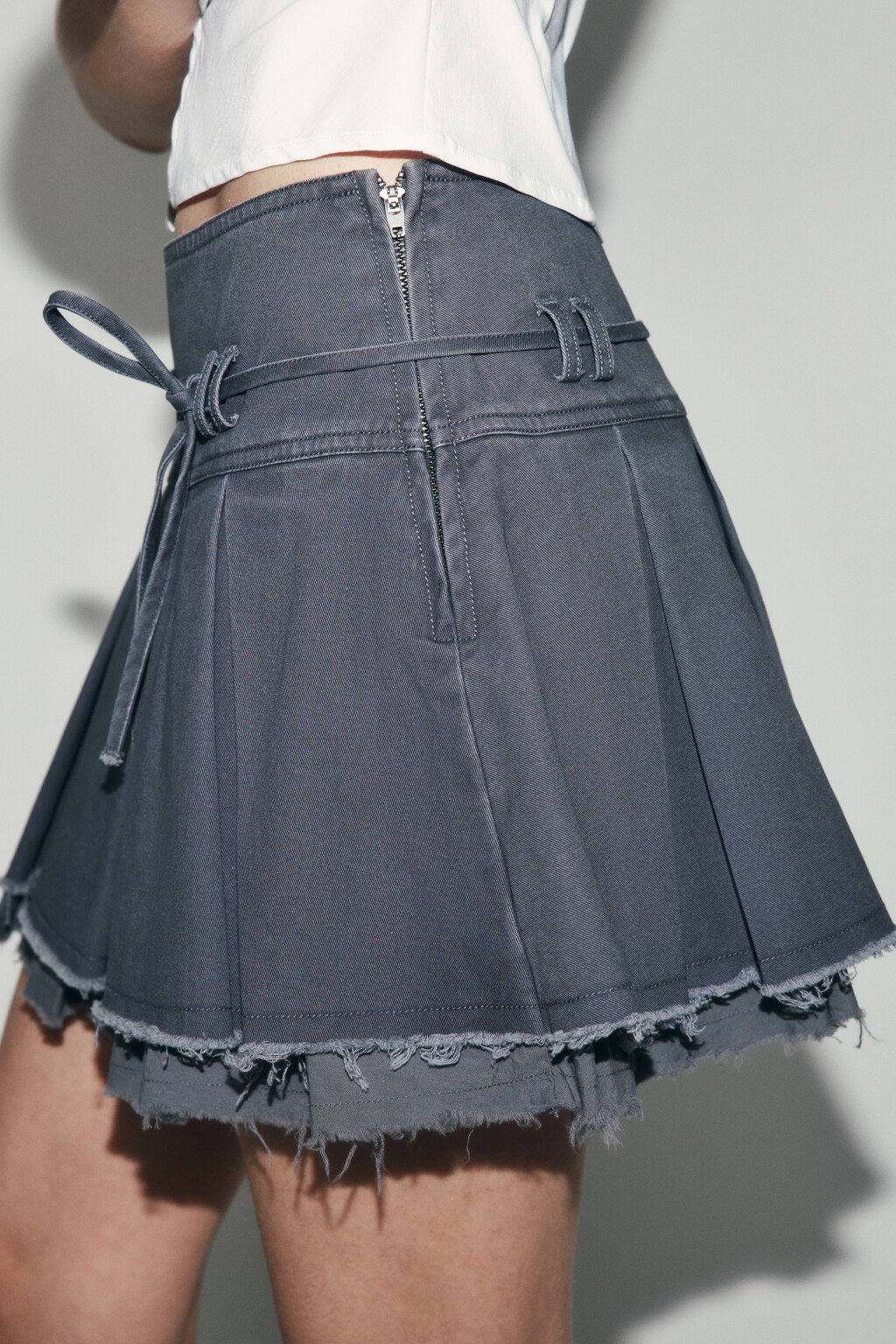 Юбка мини двухярусная в складку - цвет серый - 6