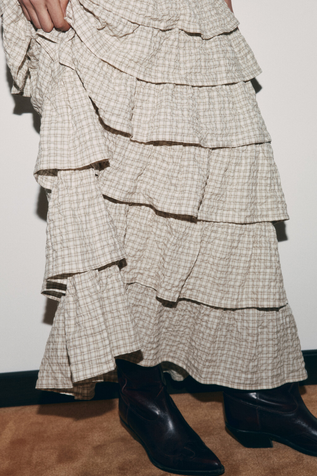 Юбка миди хлопковая многослойная из жатой ткани - цвет бежевый - 6