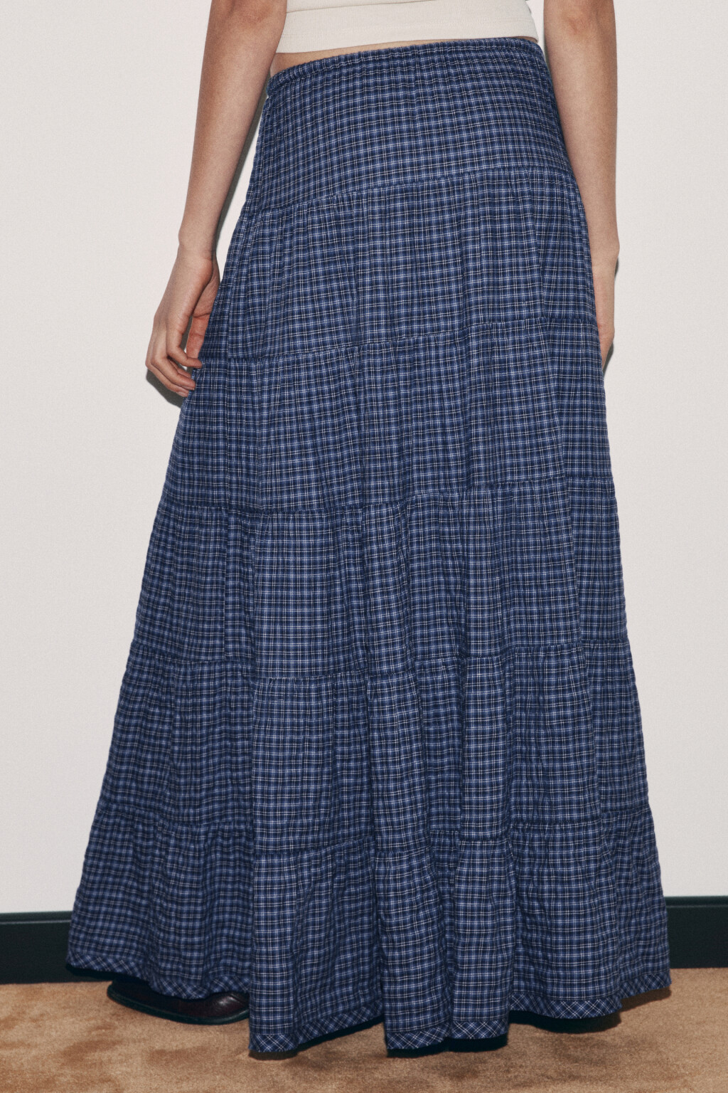 Юбка макси в клетку на завязках с воланами и разрезом - цвет синий - 5