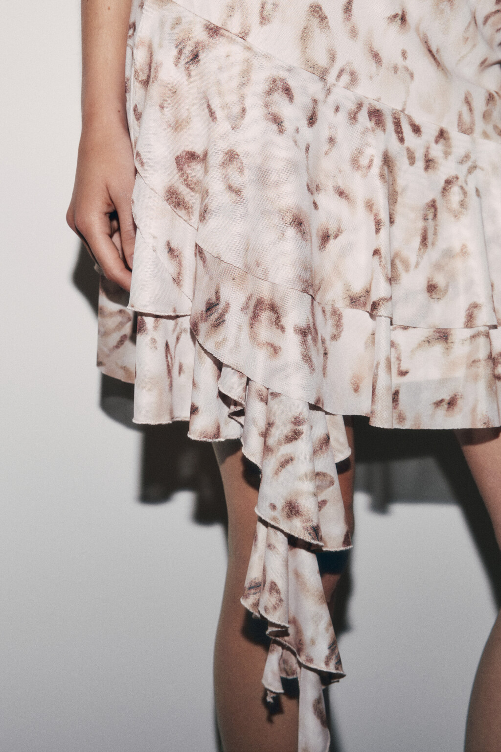 Юбка мини асимметричная с воланами - цвет бежевый - 5