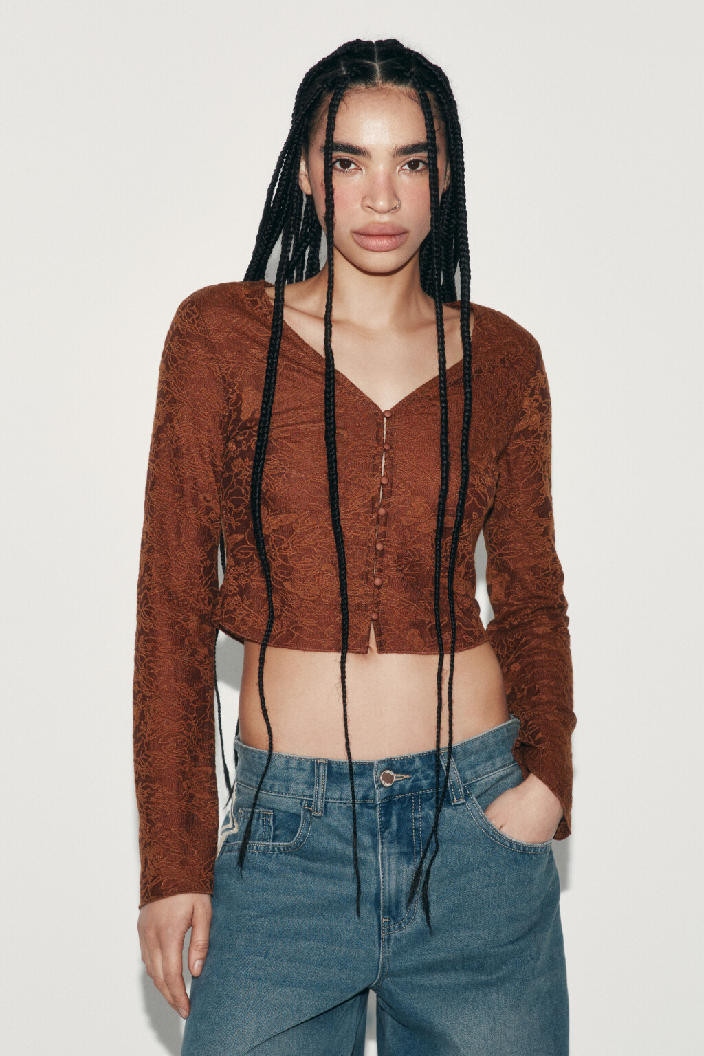 Лонгслив облегающий кружевной на пуговицах - цвет коричневый - 3