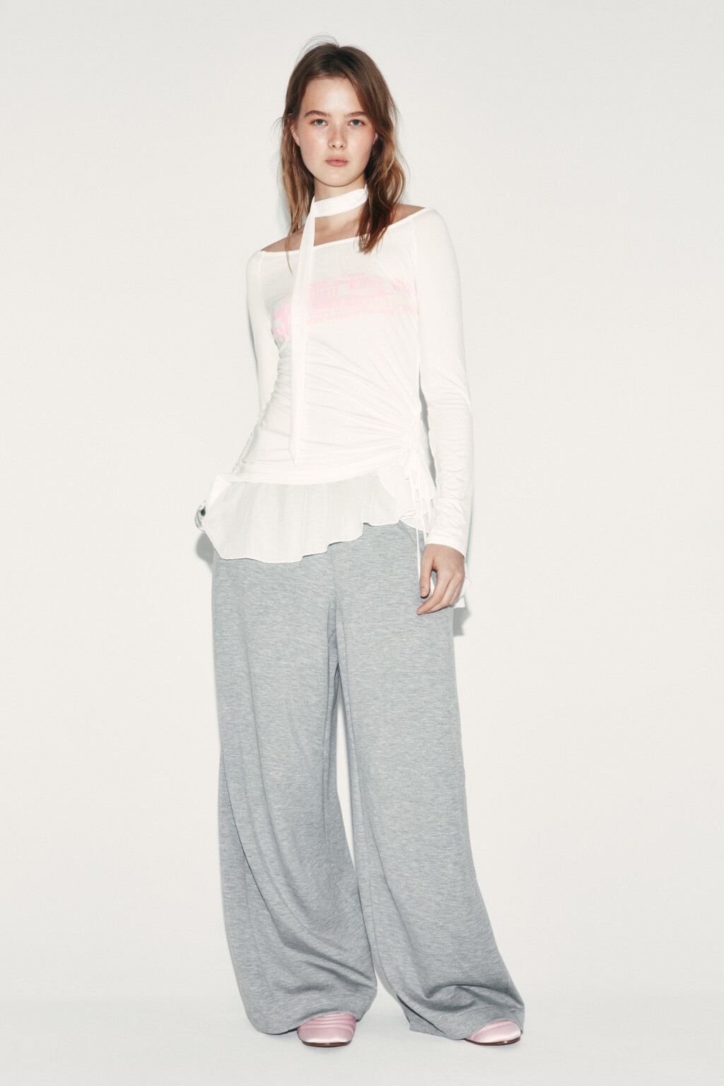 блузка облегающая с баской и шарфом - цвет мультиколор - 4