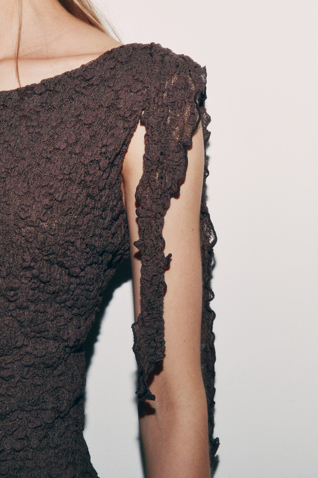 Блузка-топ ажурная - цвет коричневый - 6