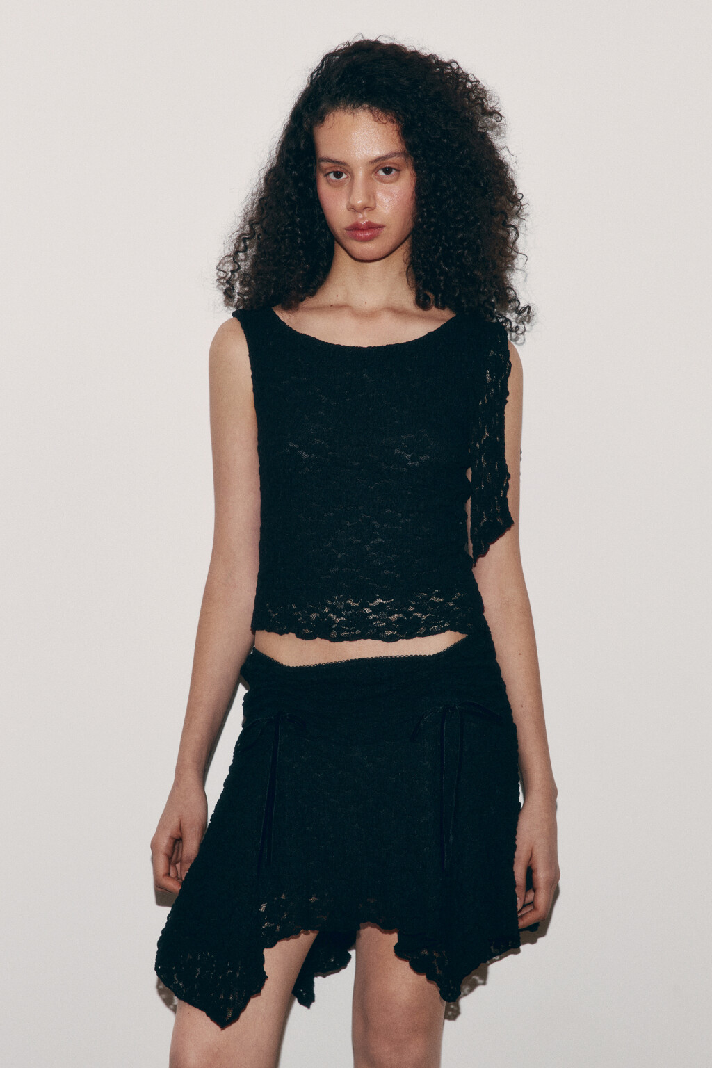 Блузка-топ ажурная - цвет черный - 2