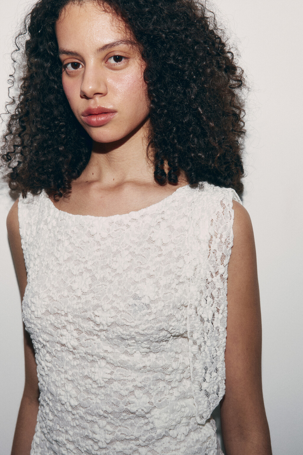 Блузка-топ ажурная - цвет молочный - 6