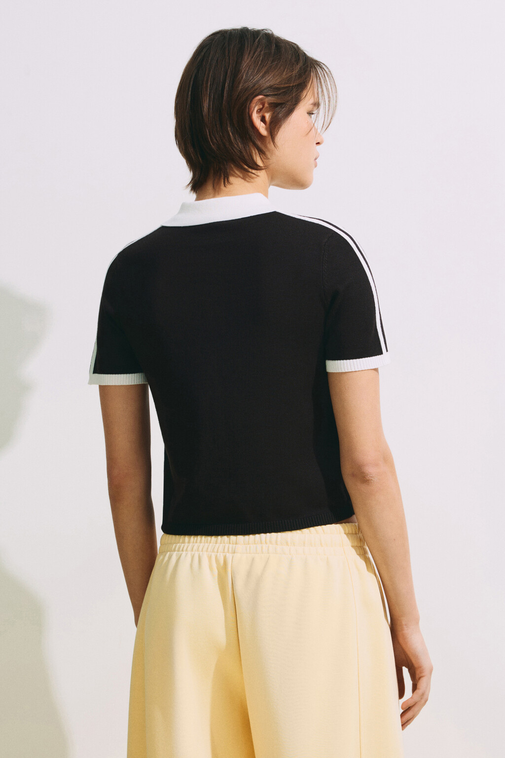 Футболка-поло вязаная с подвеской - цвет коричневый - 4