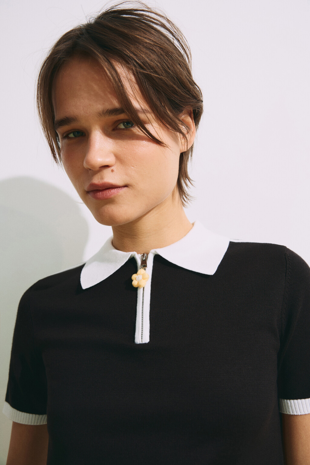 Футболка-поло вязаная с подвеской - цвет коричневый - 6