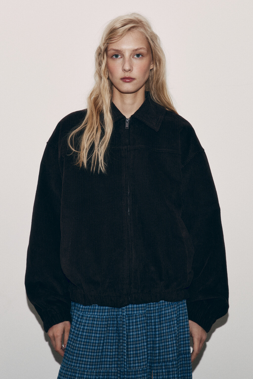 Куртка-бомбер вельветовая с отложным воротником - цвет коричневый - 3