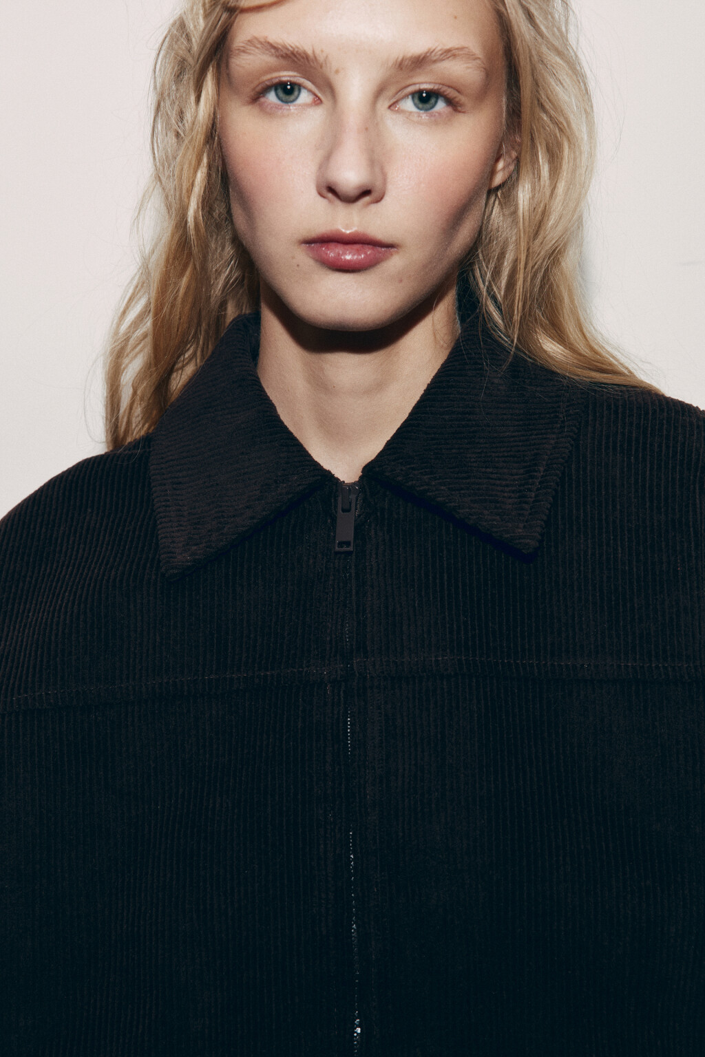 Куртка-бомбер вельветовая с отложным воротником - цвет коричневый - 6