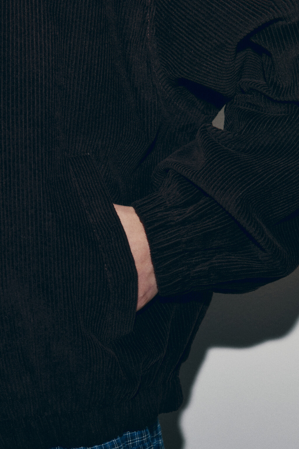 Куртка-бомбер вельветовая с отложным воротником - цвет коричневый - 7