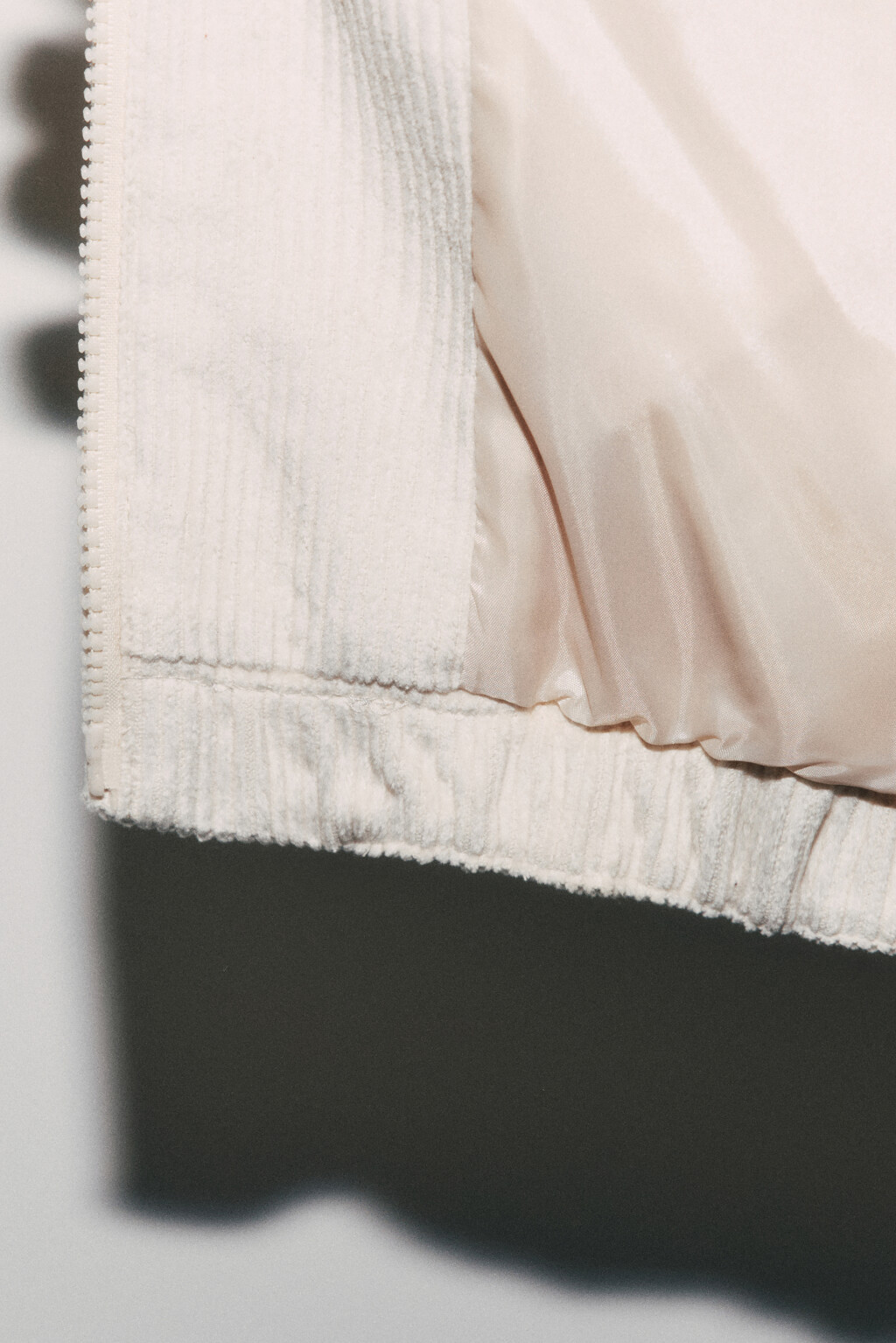 Куртка-бомбер вельветовая с отложным воротником - цвет молочный - 8