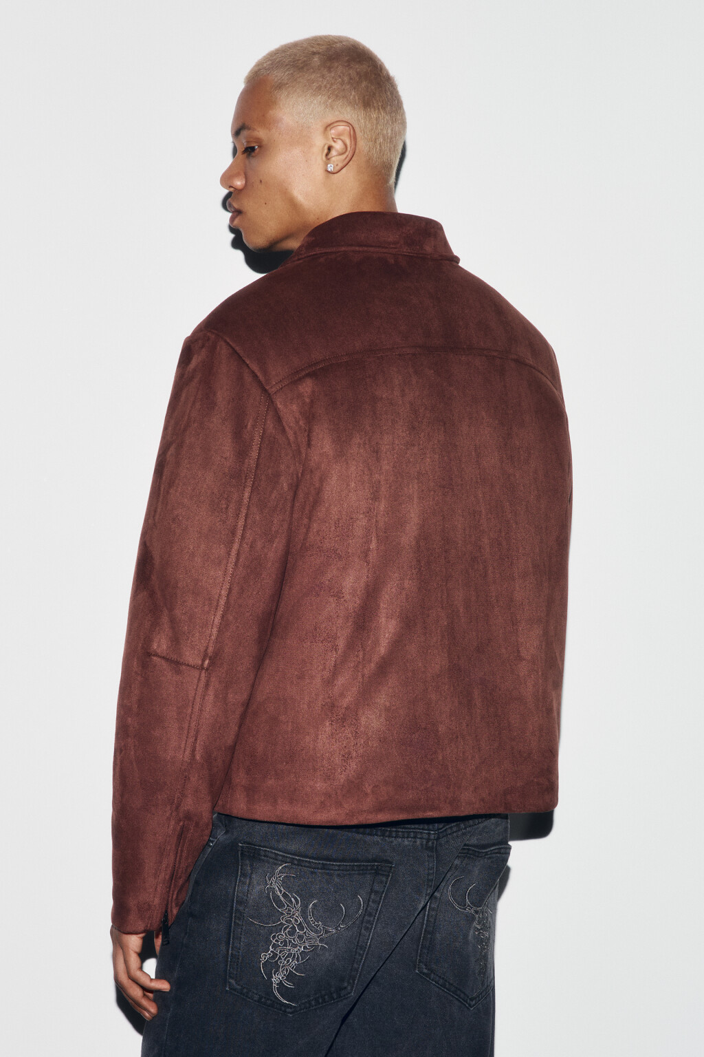 Куртка укороченная с замшевой фактурой без капюшона - цвет коричневый - 4