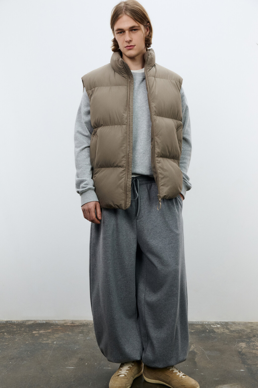 Жилет стеганый с воротником-стойкой - цвет коричневый - 2