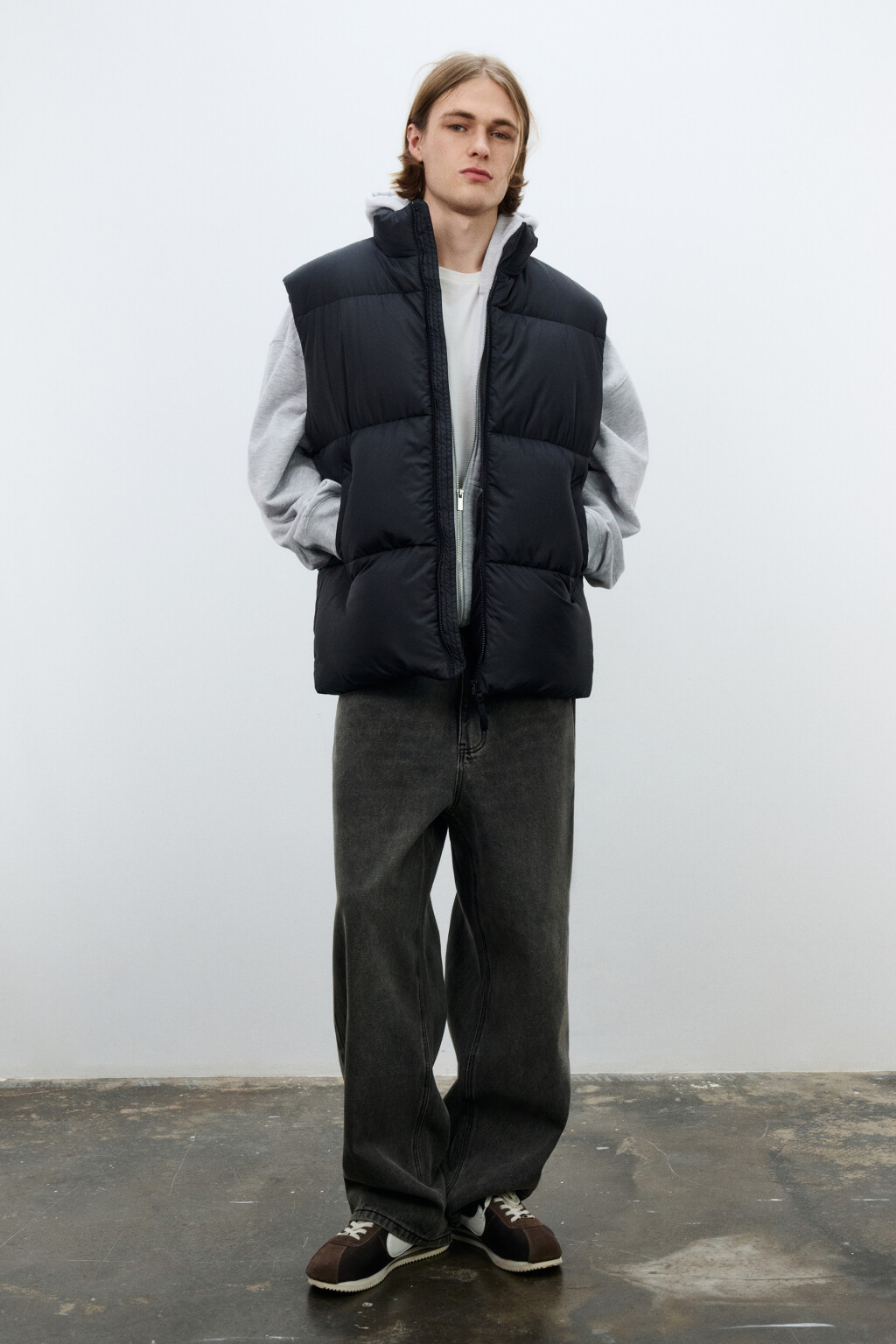 Жилет стеганый с воротником-стойкой - цвет черный - 4