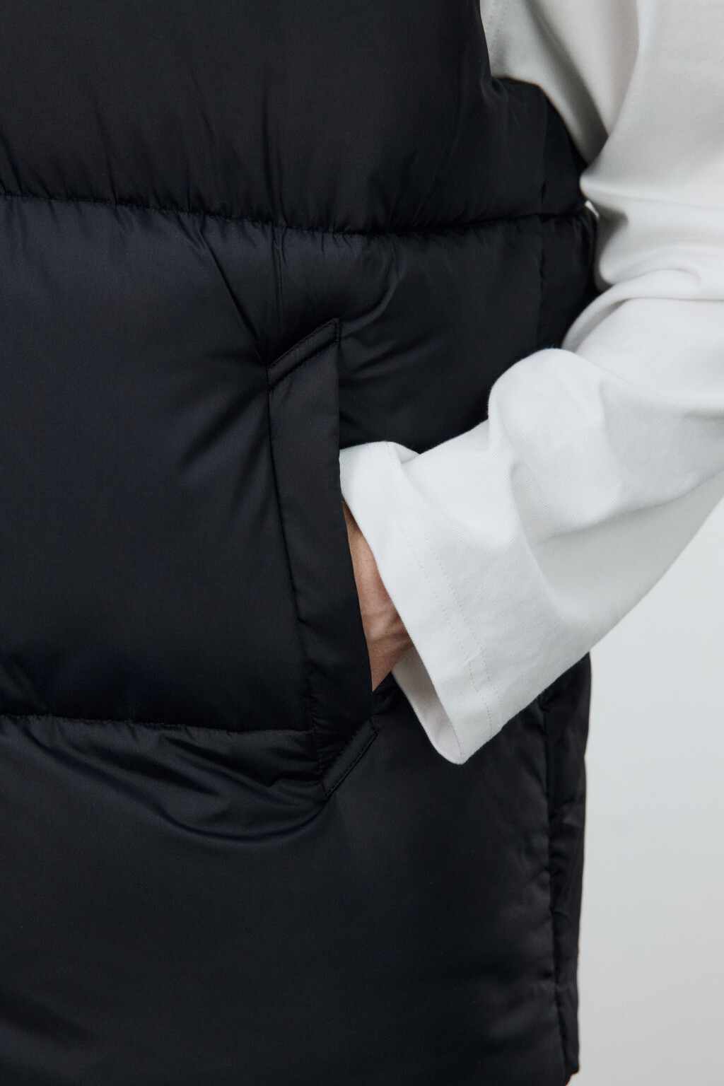Жилет стеганый с воротником-стойкой - цвет черный - 6