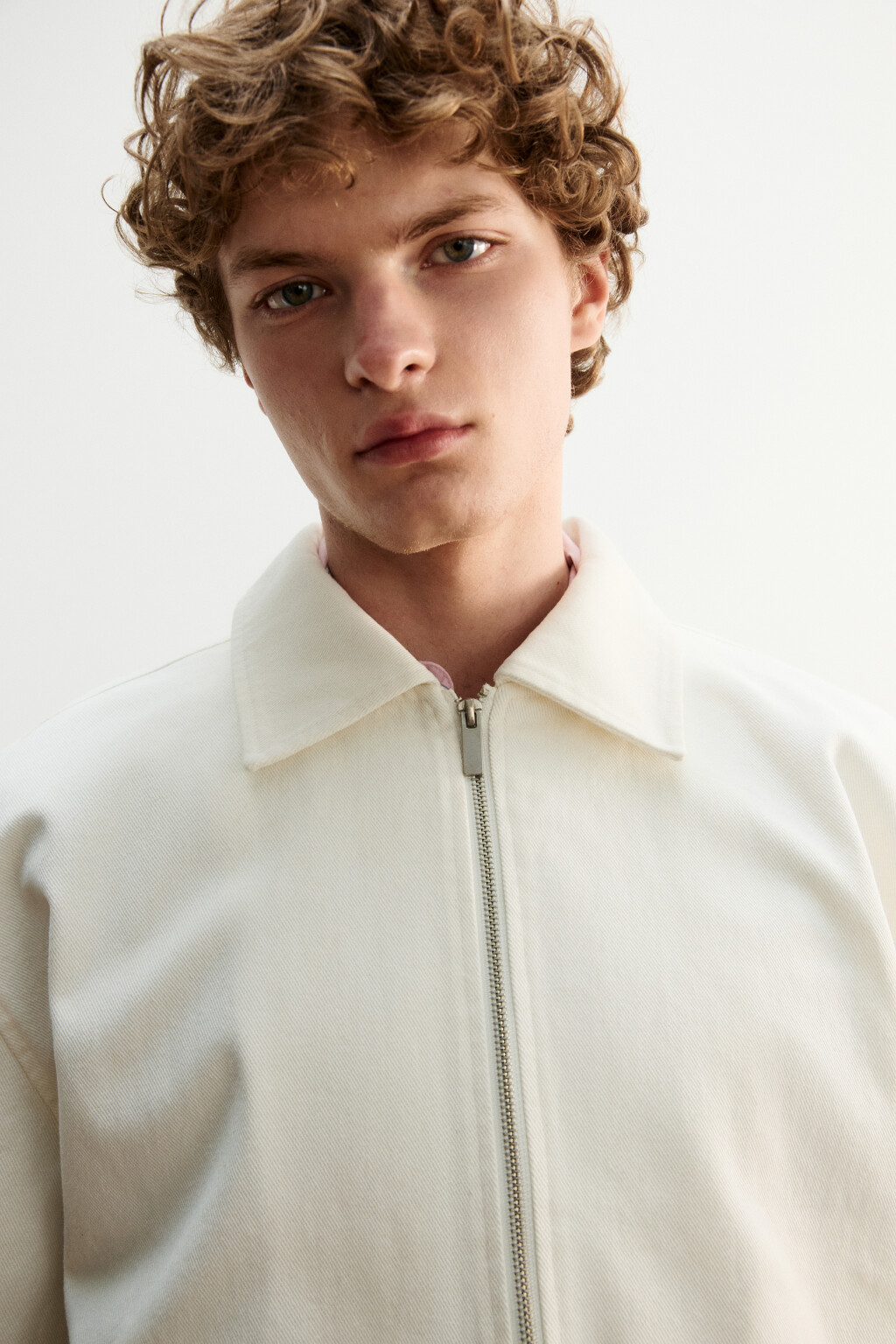 Куртка джинсовая с отложным воротником на молнии - цвет ванильный - 6