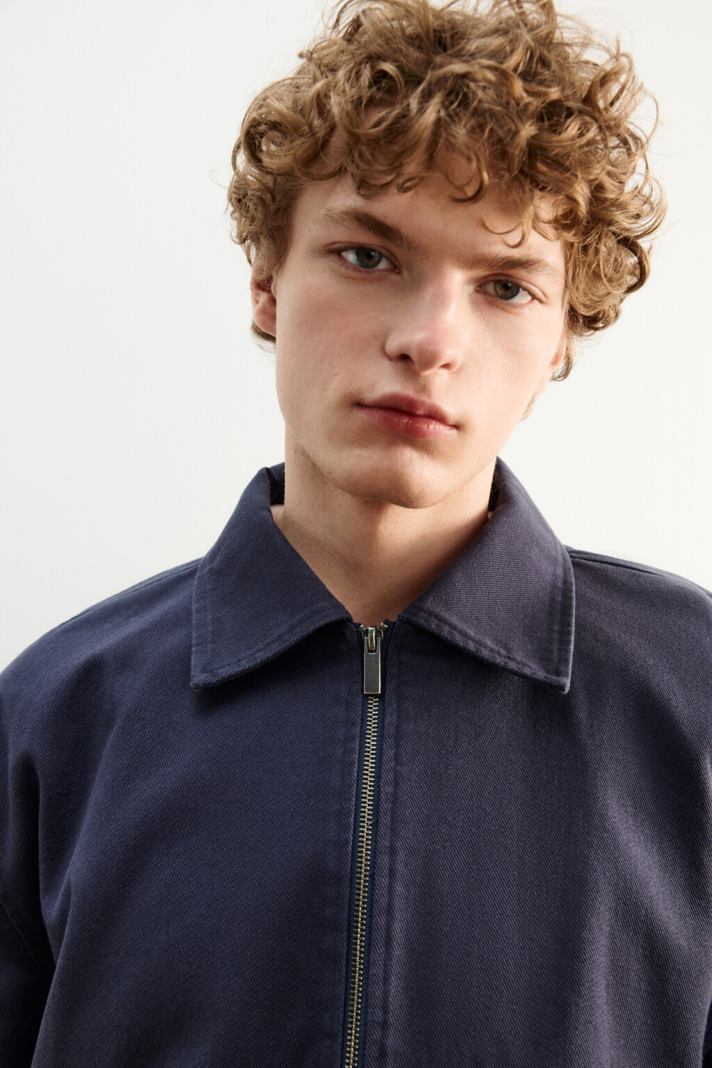 Куртка джинсовая с отложным воротником на молнии - цвет синий - 7