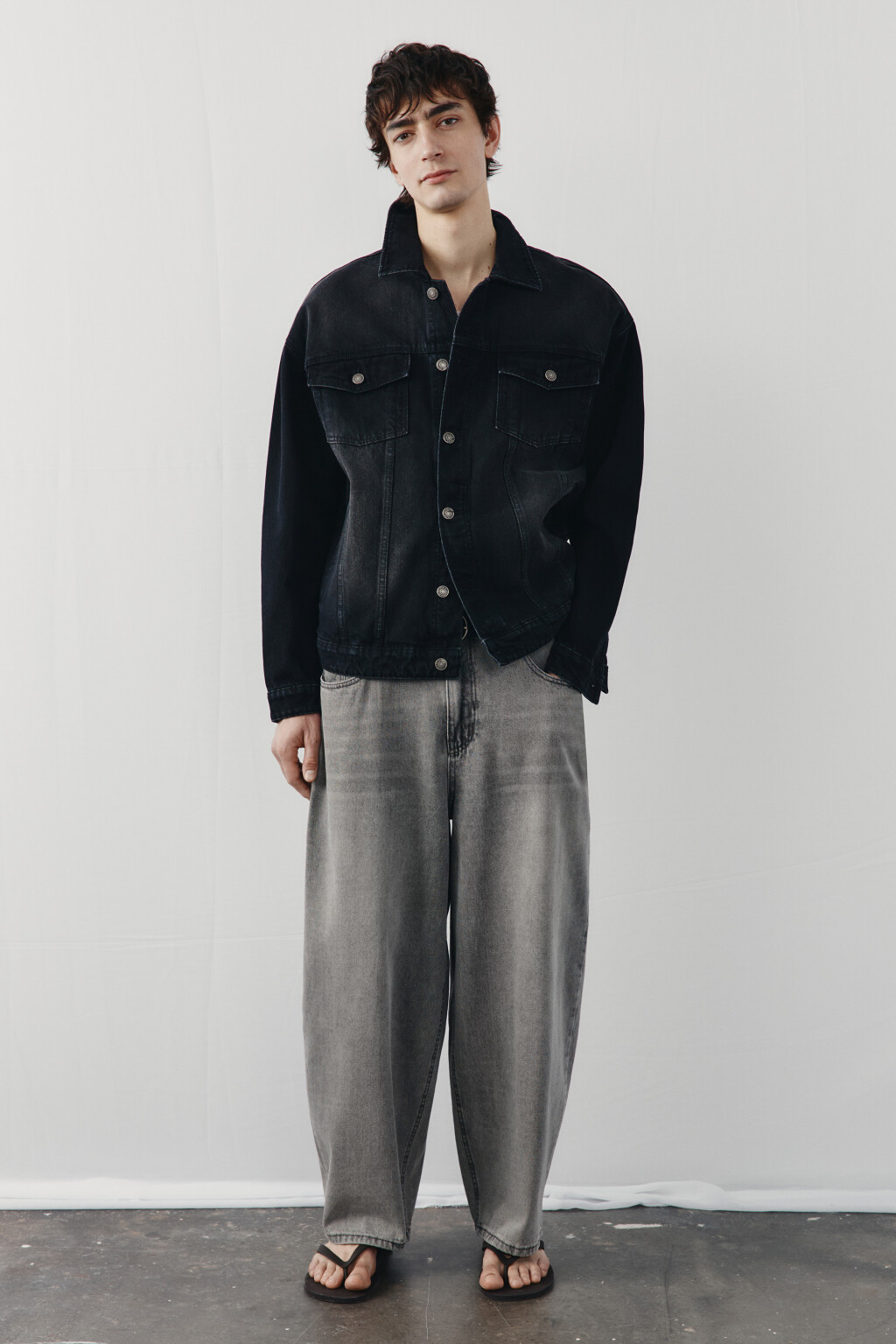 Куртка джинсовая с отложным воротником на пуговицах - цвет черный - 4