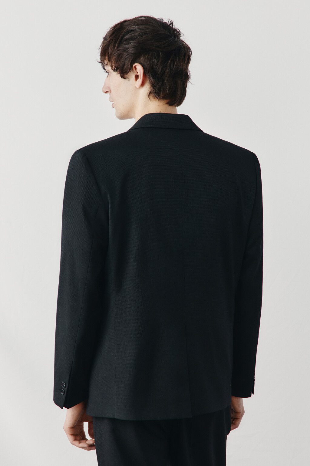 Пиджак приталенный однобортный с вискозой - цвет черный - 4