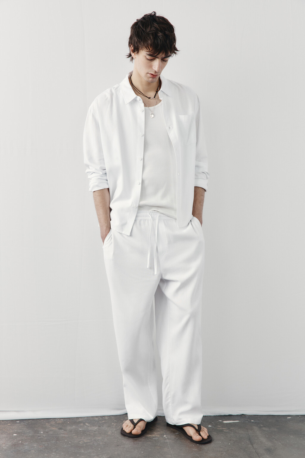 Брюки широкие трикотажные на завязках со льном - цвет белый - 1