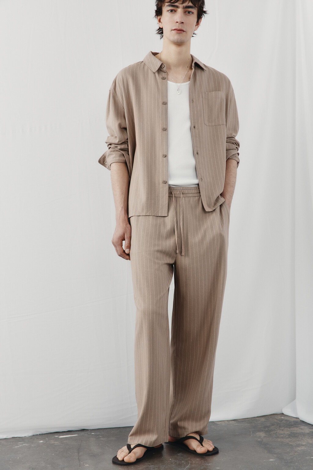 Брюки широкие трикотажные на завязках со льном - цвет коричневый - 1