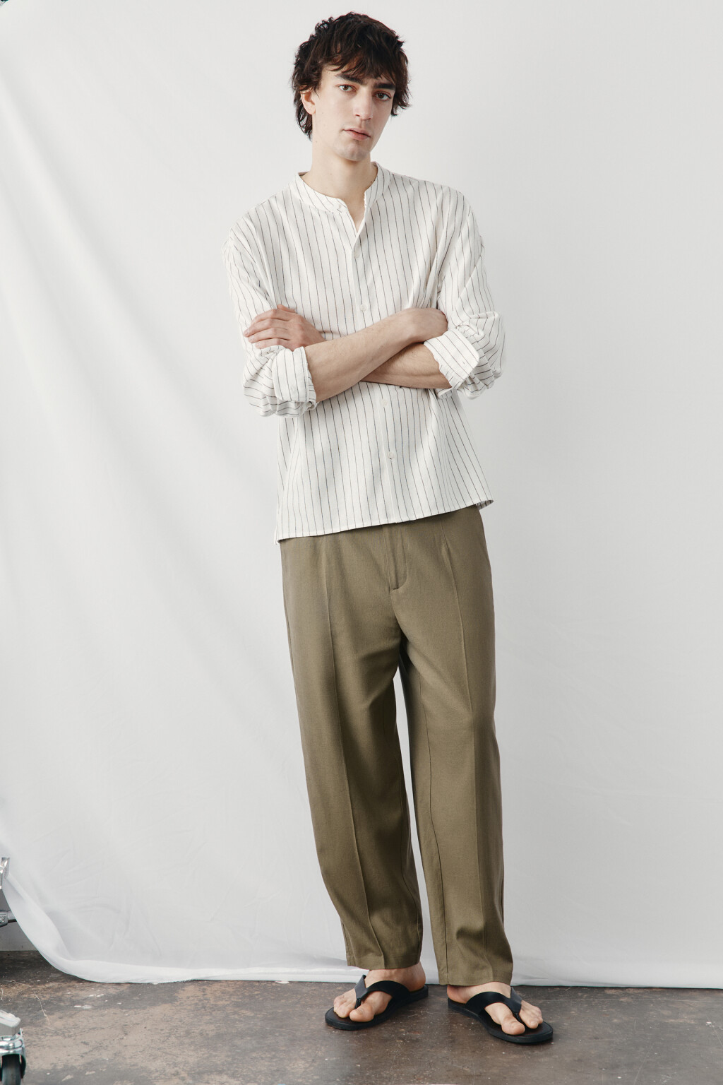 Брюки вискозные прямые со льном и средней посадкой - цвет коричневый - 2