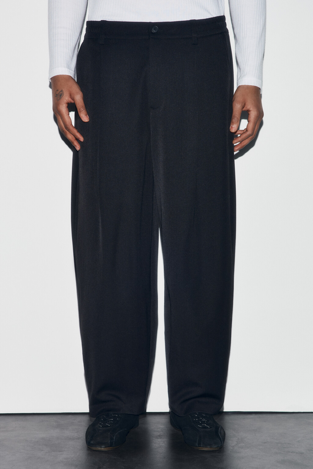 Брюки костюмные со средней посадкой - цвет черный - 3