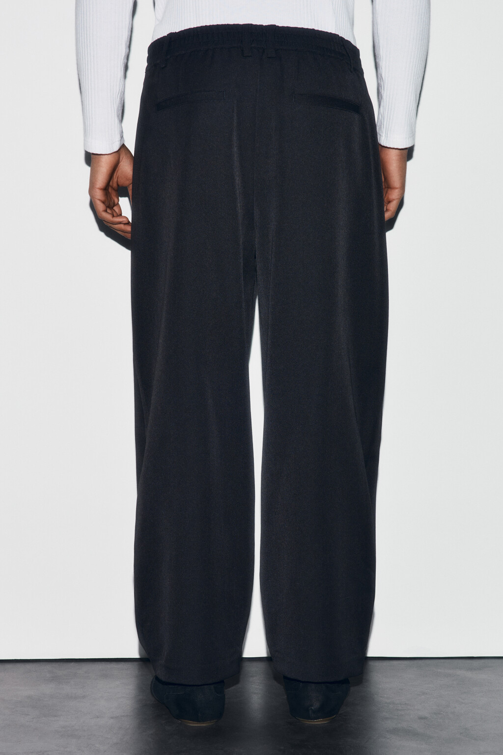 Брюки костюмные со средней посадкой - цвет черный - 4