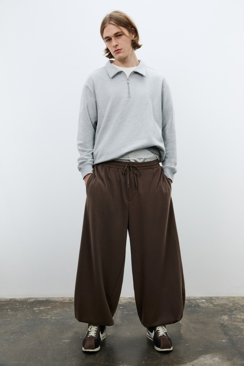 Брюки-джоггеры со средней посадкой - цвет коричневый - 1