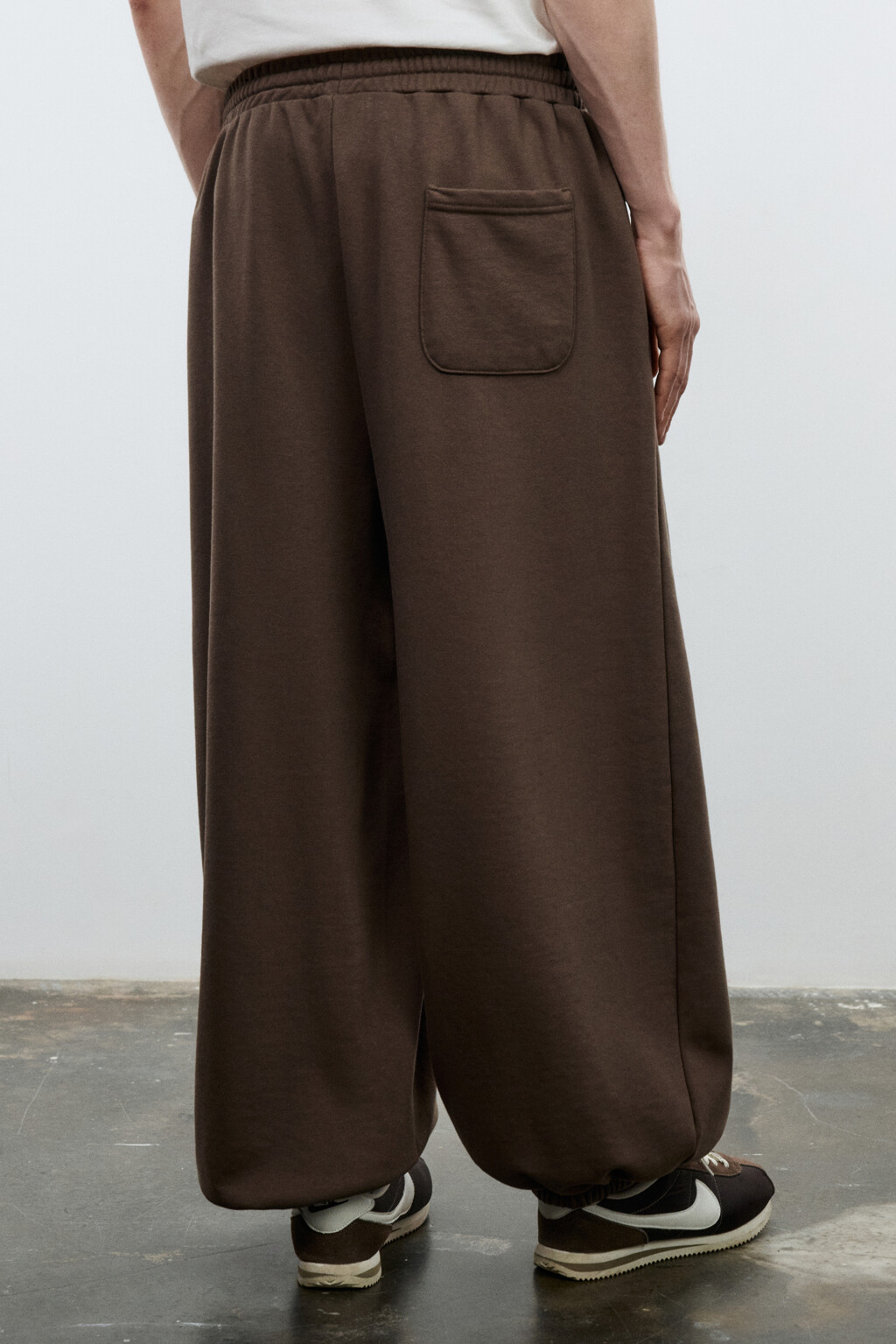 Брюки-джоггеры со средней посадкой - цвет коричневый - 3